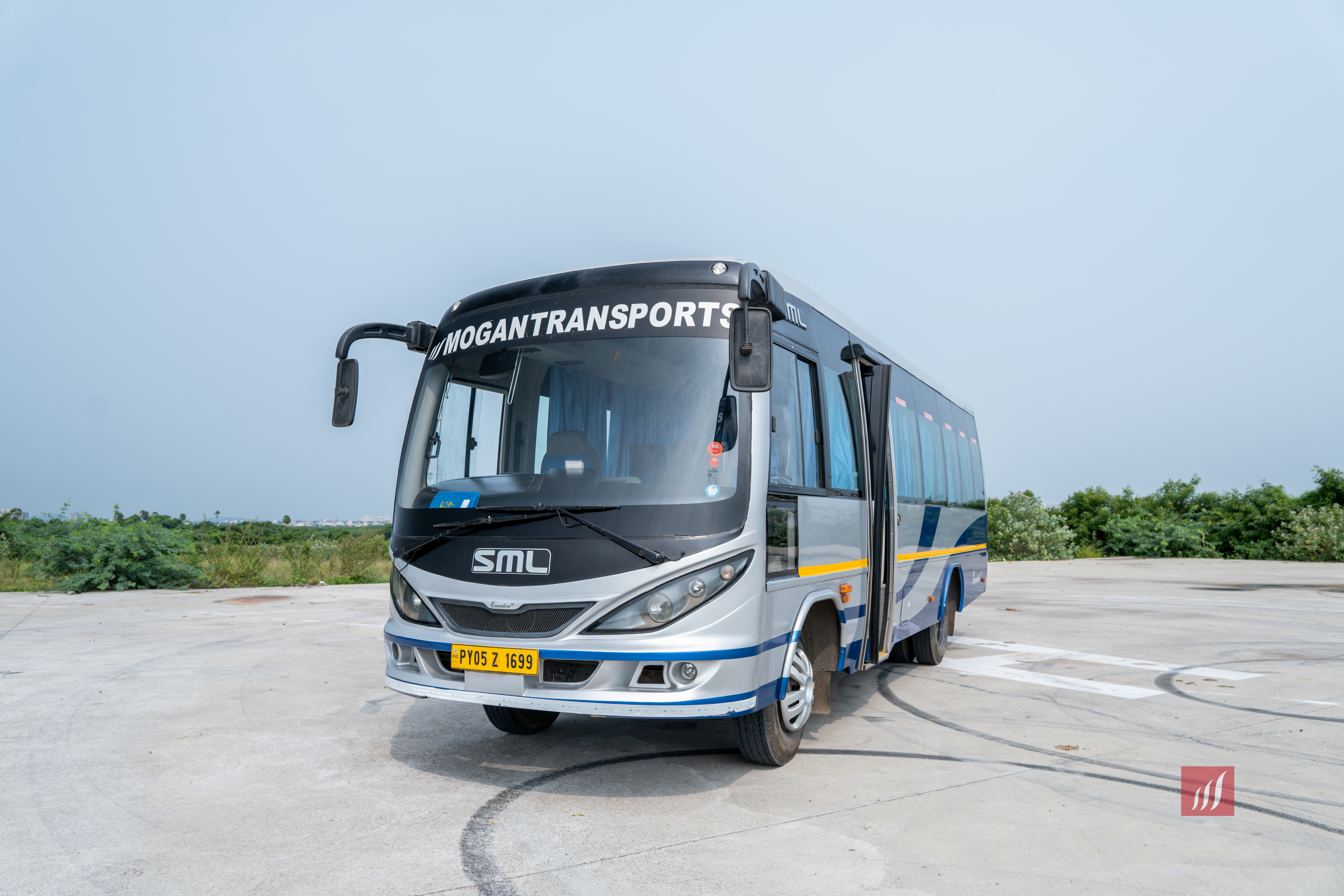 Bus